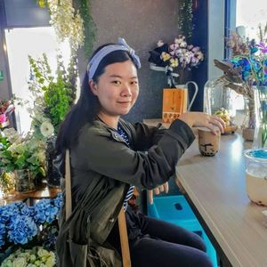 Meet your Posher, Olivia